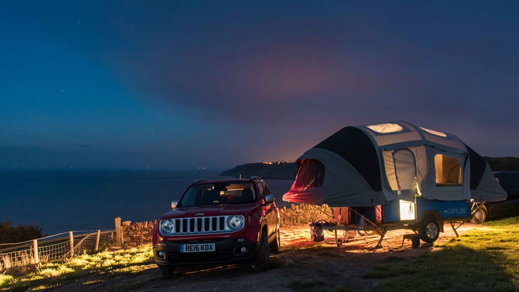 The AO folding caravan in the evening Photo(c)Air Opus
