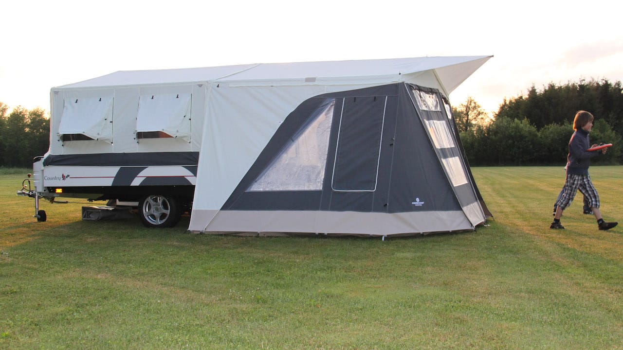 View of the unfolded CombiCamp folding caravan Photo:C CombiCamp