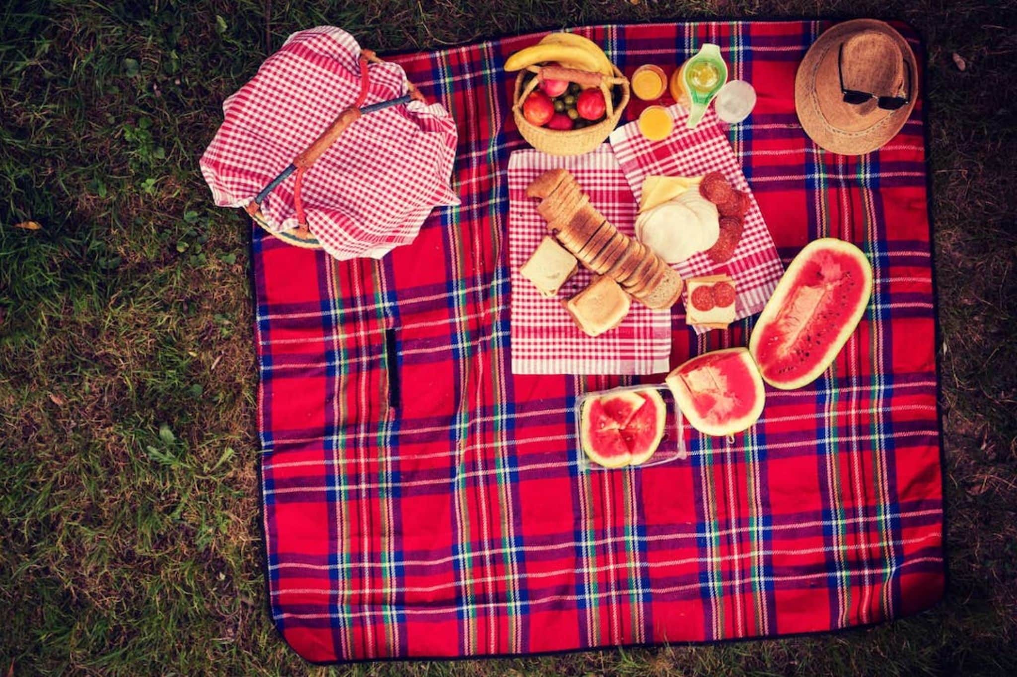 The best picnic blanket for a short break on the go
