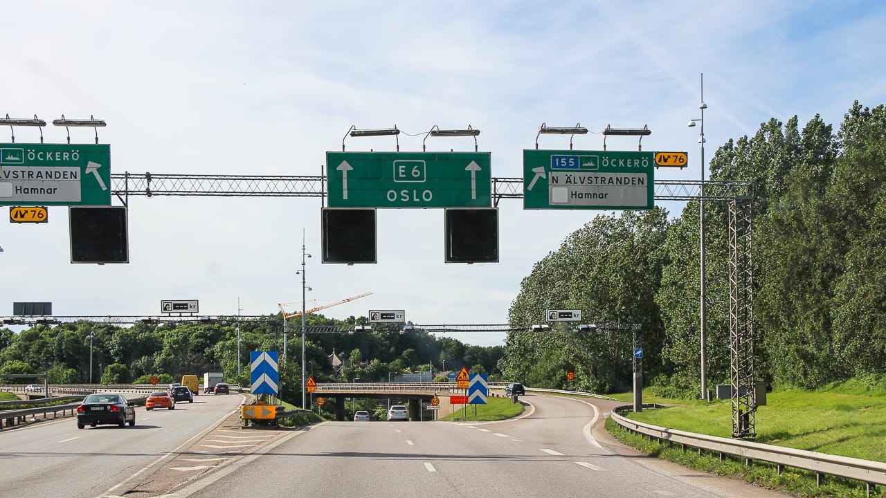 Traffic rules in Sweden: tolls, speed limits, special features for drivers and campers