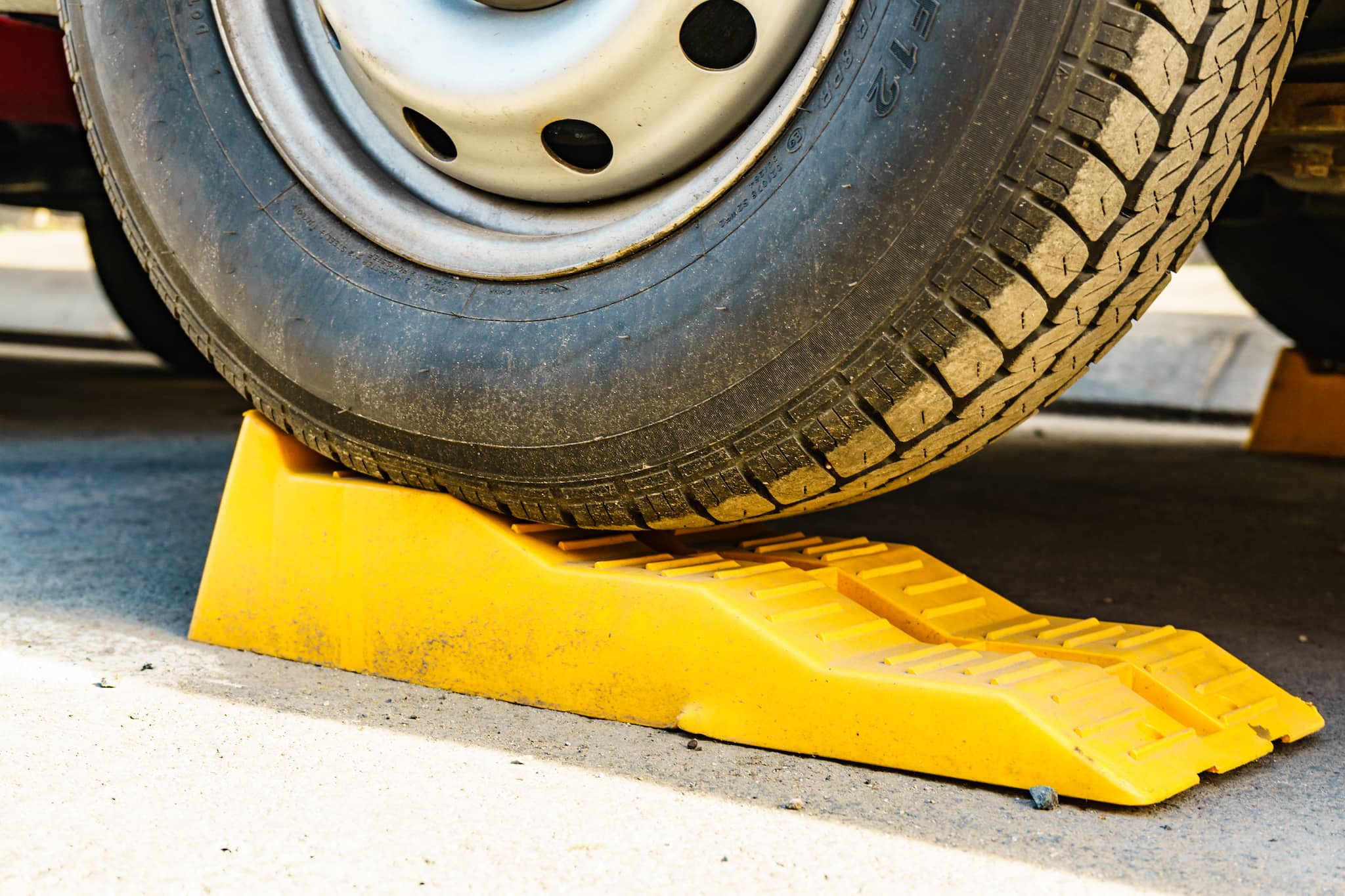 The best wheel chocks – so that nothing gets out of alignment