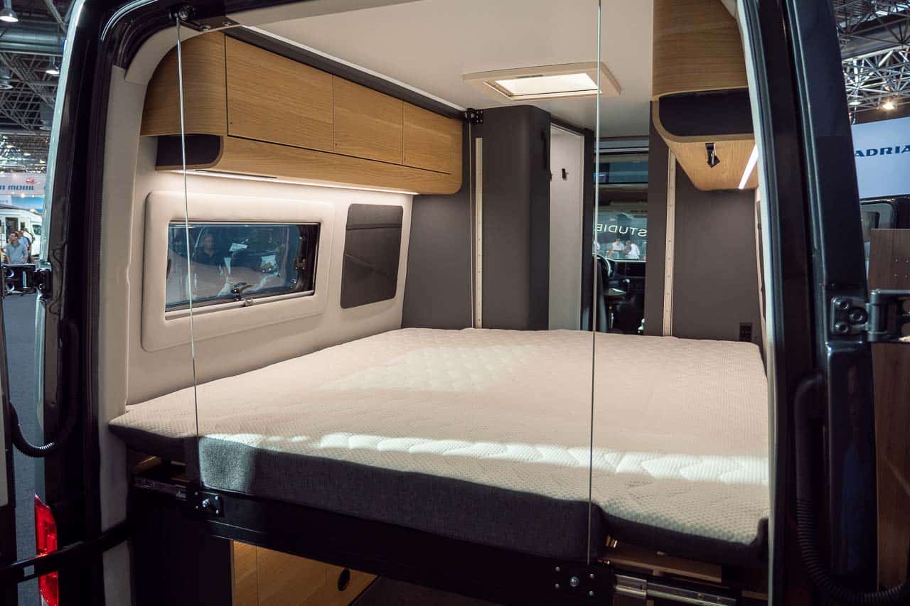 Adria TWIN MAX 680 Interior