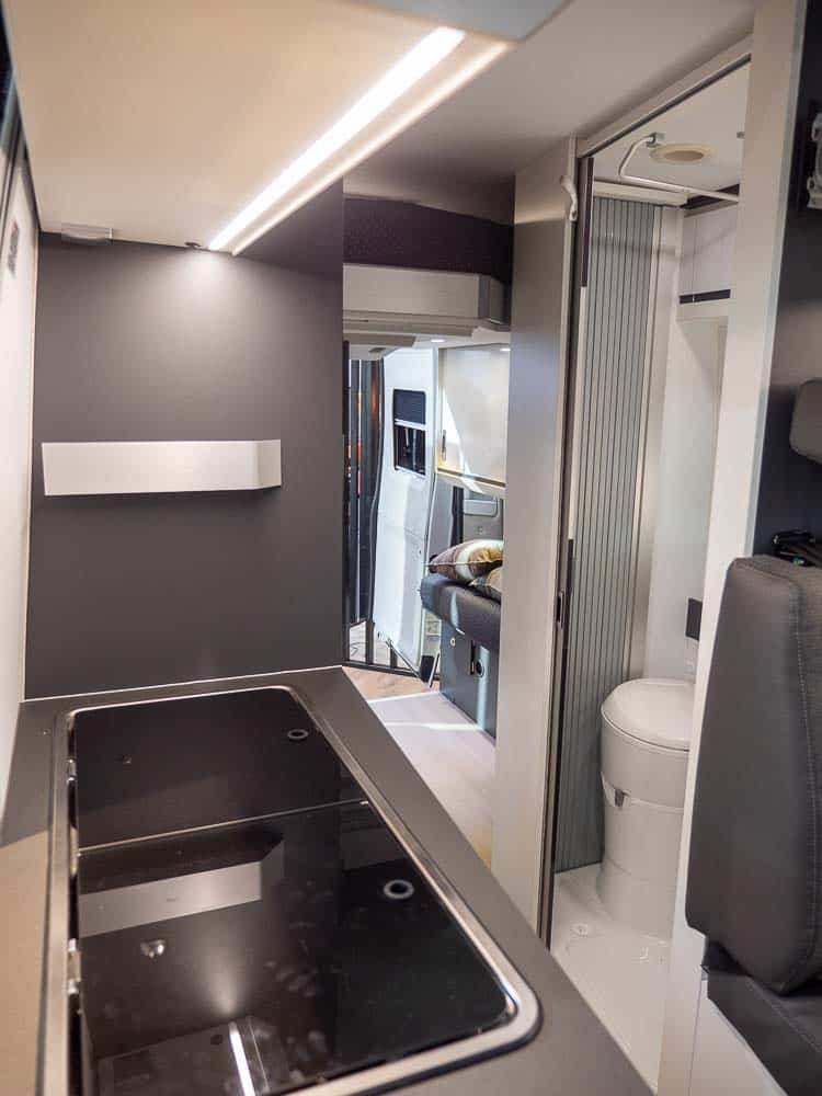 Adria TWIN MAX 680 Kitchen Bathroom