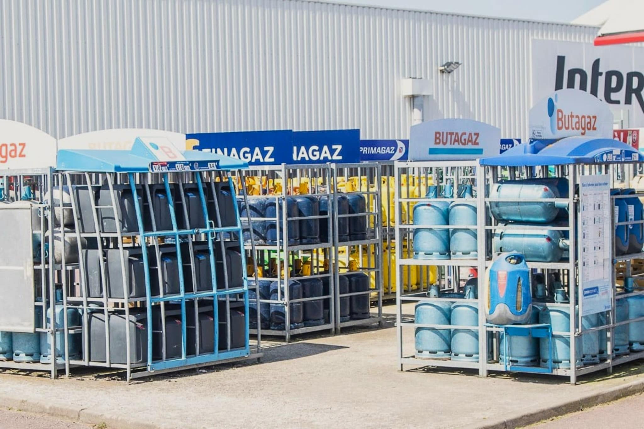Gas cylinders in France – suppliers, purchase and exchange options, special features