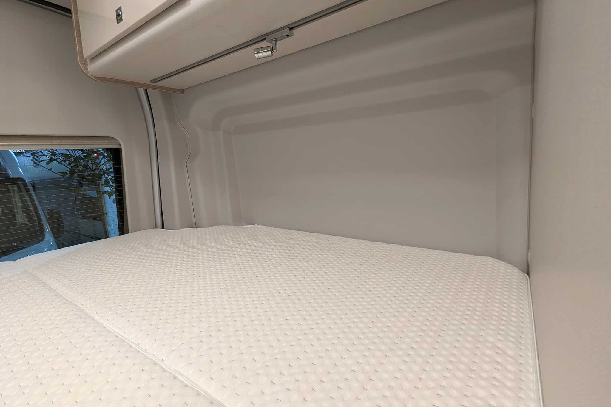 This cozy campervan is equipped with an extra-large bed 1 Bürstner Lineo C 590 bed