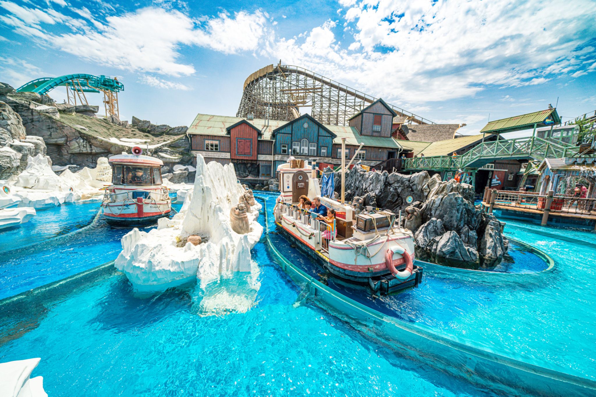 Camping at theme parks: fun for the whole family