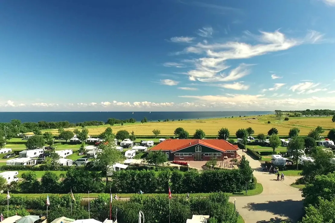 Campingplatz Rosenfelder Strand Ostsee Camping, aerial view: Campingplatz am Meer