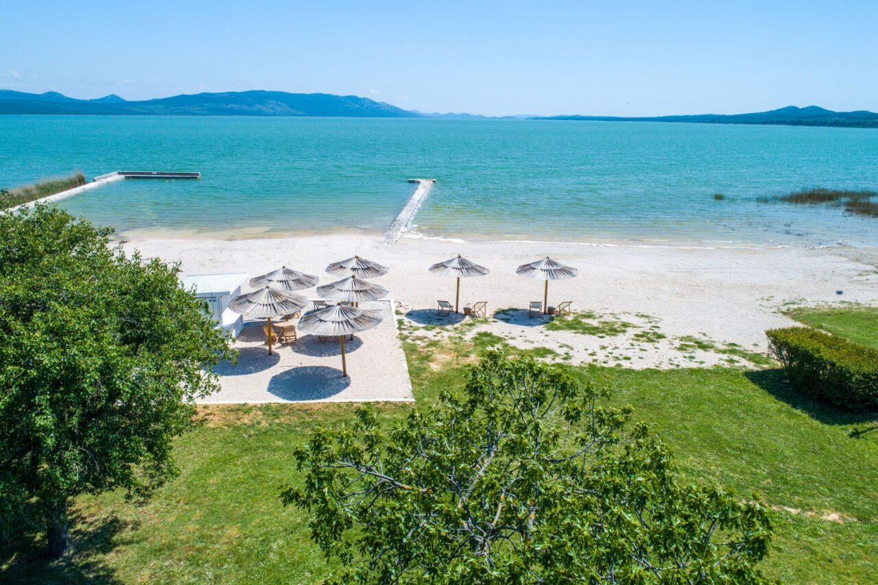 Campsites Dalmatia - For campers who love peace and nature: Camping on Lake Vrana in northern Dalmatia. © PiNCAMP