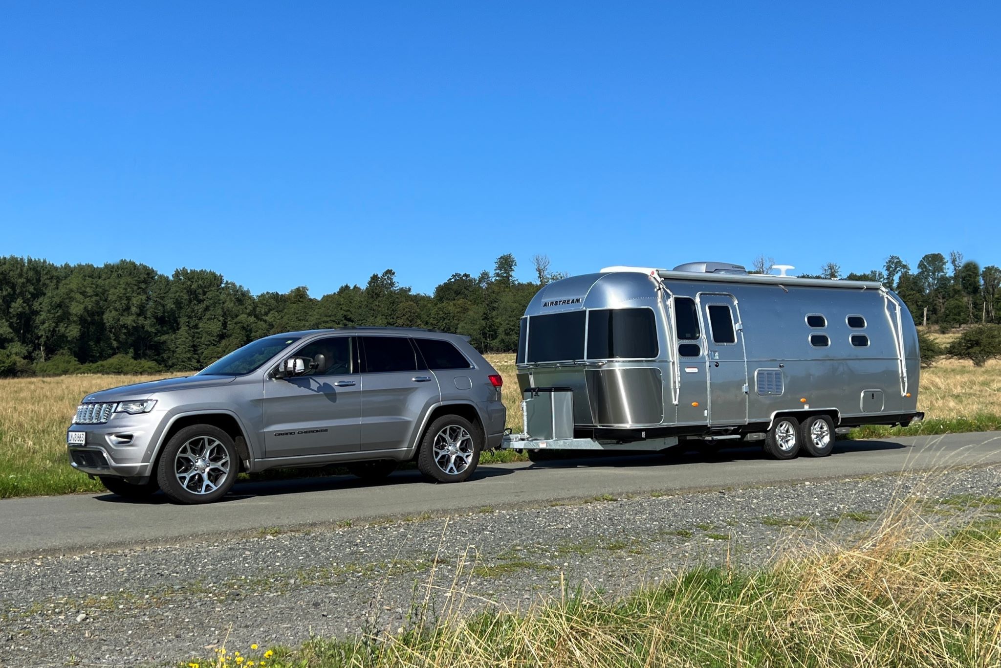 Innovations at Caravan Salon 2023: Airstream Germany presents luxury caravan with comfort bathroom and kitchen with oven