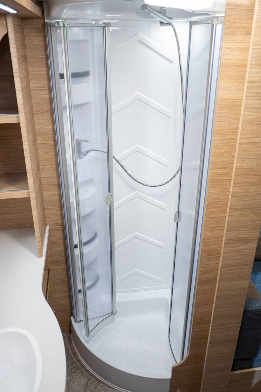 Fendt Bianco Activ 515 SGD Caravan Salon 2023 shower