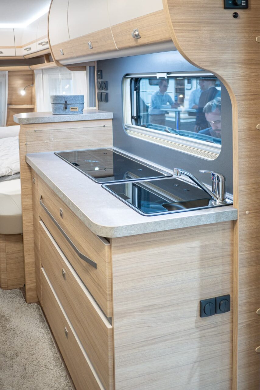 Fendt Bianco Activ 515 SGD Caravan Salon 2023 kitchen