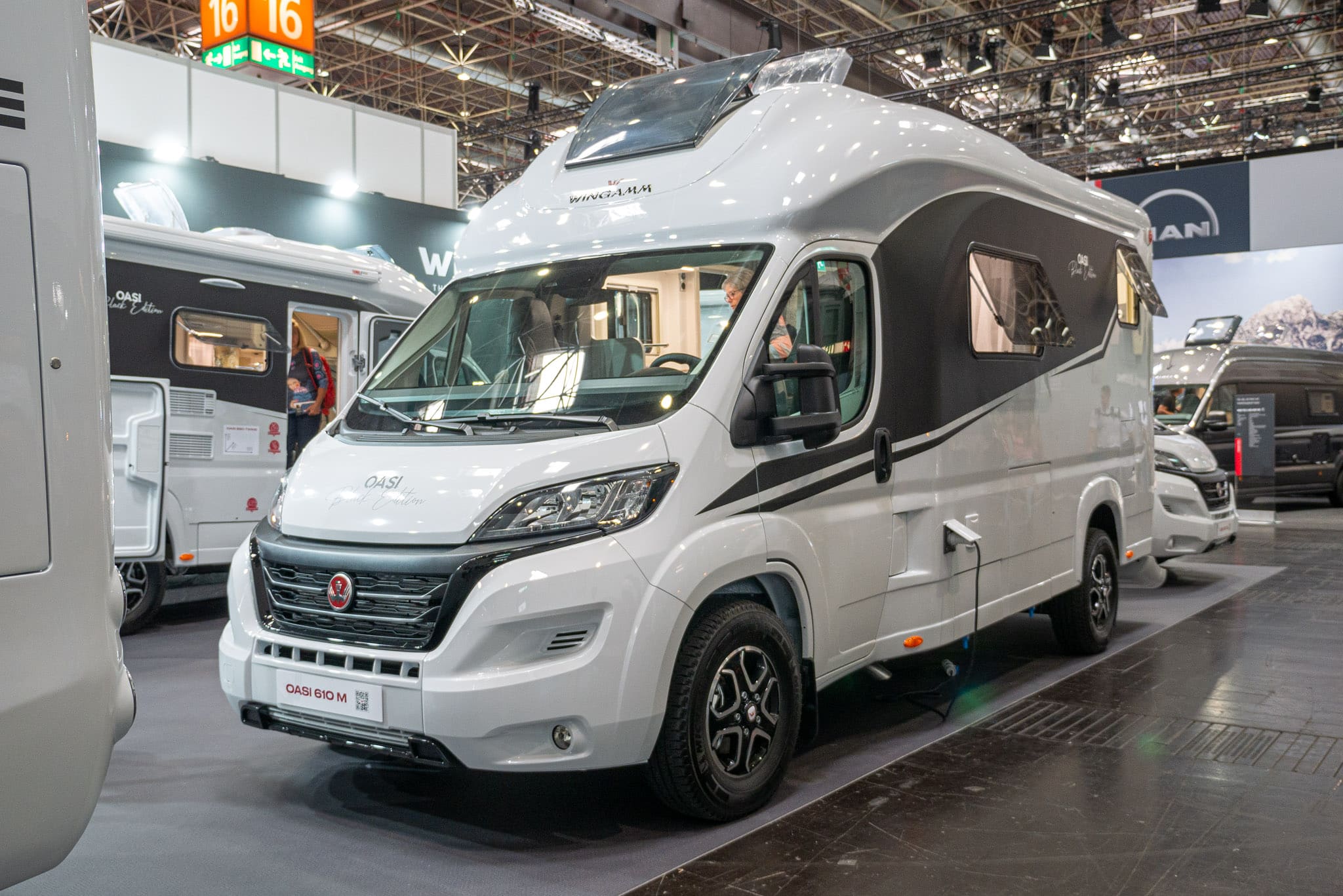 Caravan Salon 2023 novelties: Luxury motorhome Wingamm Oasi 610 M with comfort equipment