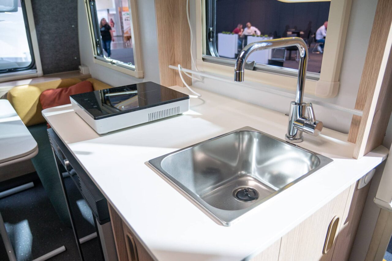 adria aviva lite 360 dk kueche
