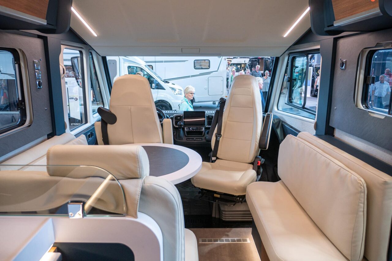 Laika Kreos H 5109 (2024): fully integrated luxury motorhome in a class of its own - with 360° tour! 3 laika kreos h 5109 fahrerkabine
