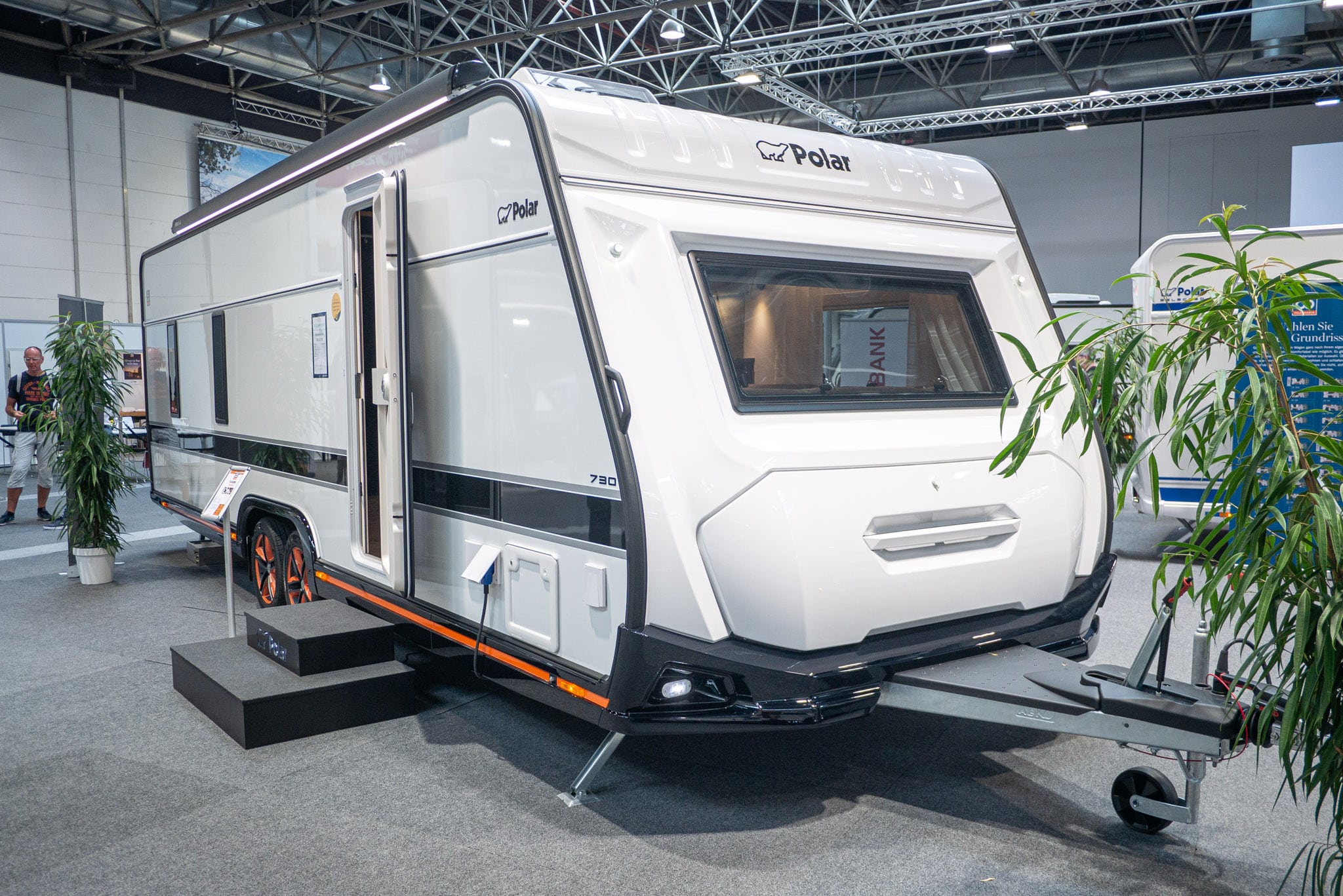 Polar Blackline 730 BQWL (2024): Luxury caravan with queen bed and high quality equipment – with 360° tour!