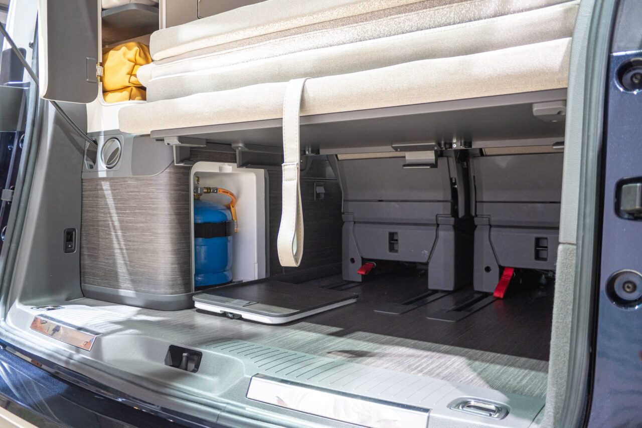 VW Multivan California CONCEPT: geräumig und gleichzeitig kompakt - mit 360°-Tour! 11 vw multivan california heckgarage