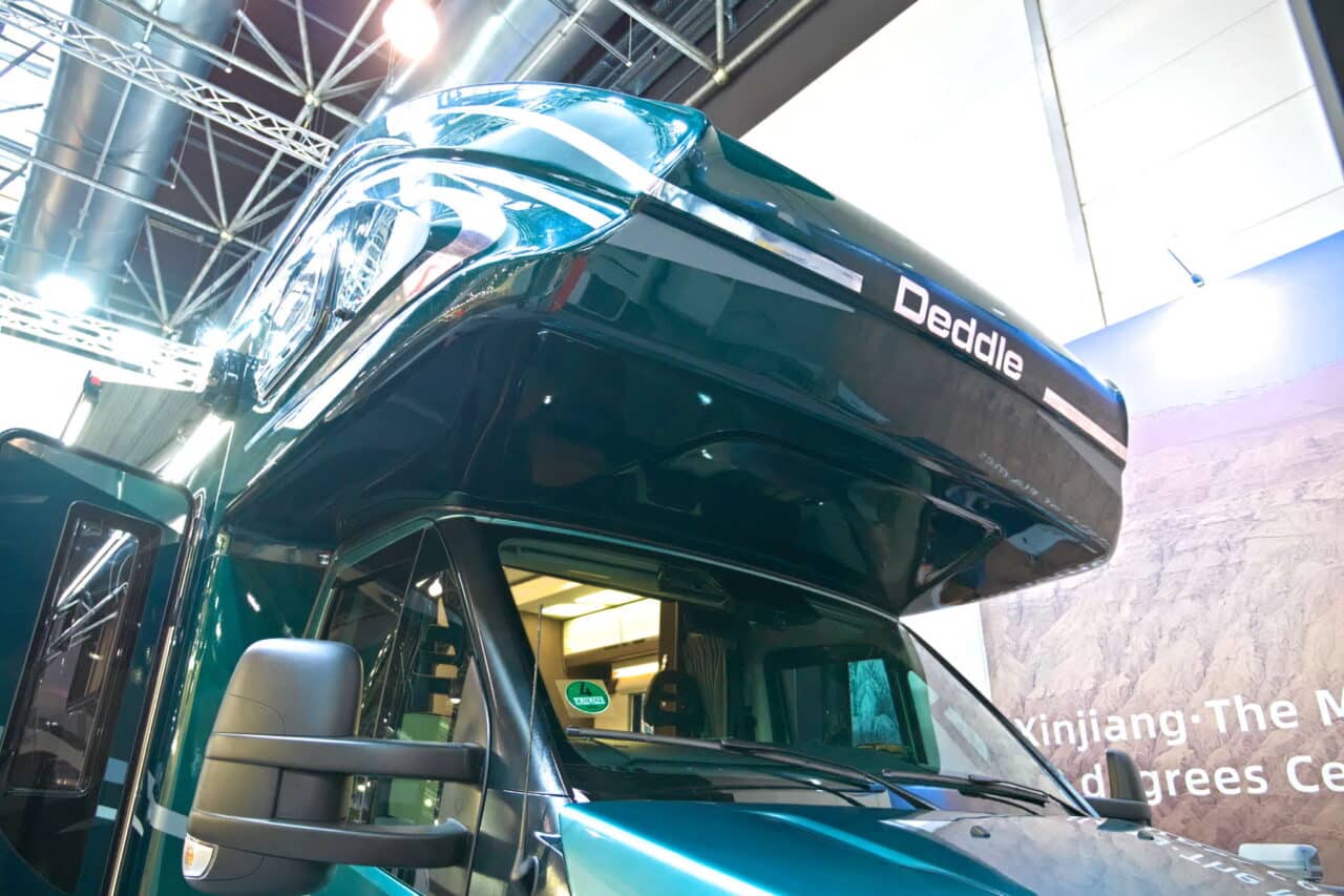Deddle RV Carbonic Liner 78 - Alcove exterior Caravan Salon 2024