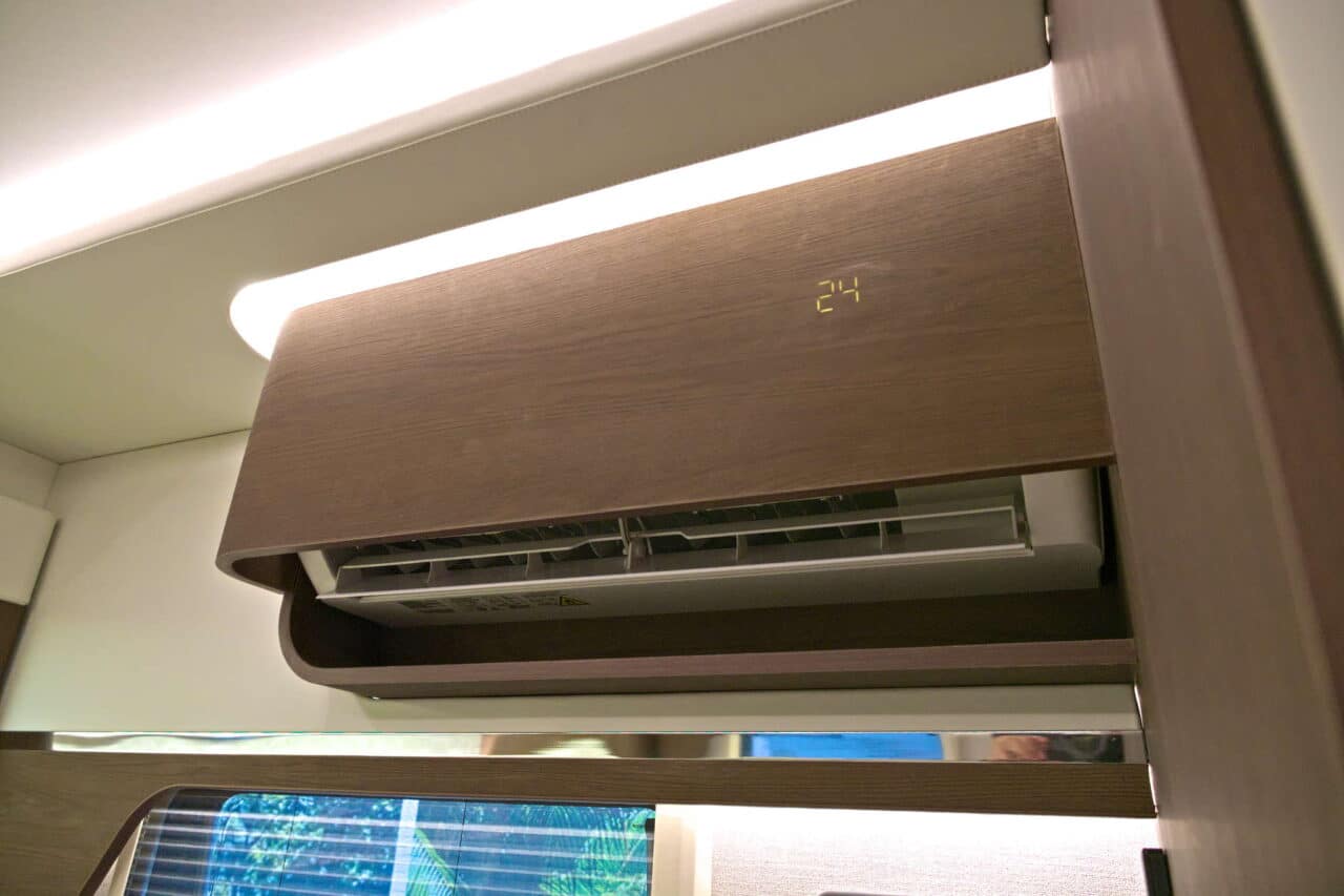 Deddle RV Carbonic Liner 78 - Heating Caravan Salon 2024