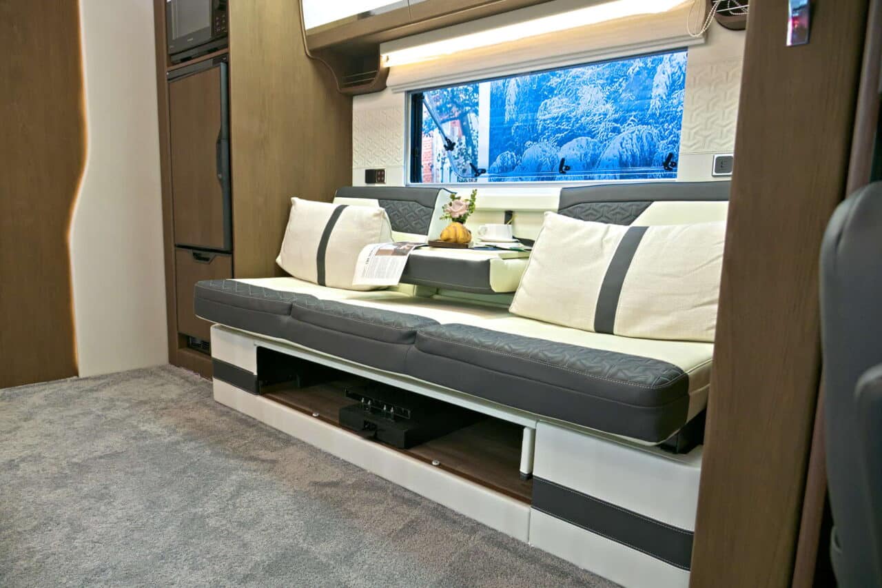 Deddle RV Carbonic Liner 78 - Sofa Caravan Salon 2024