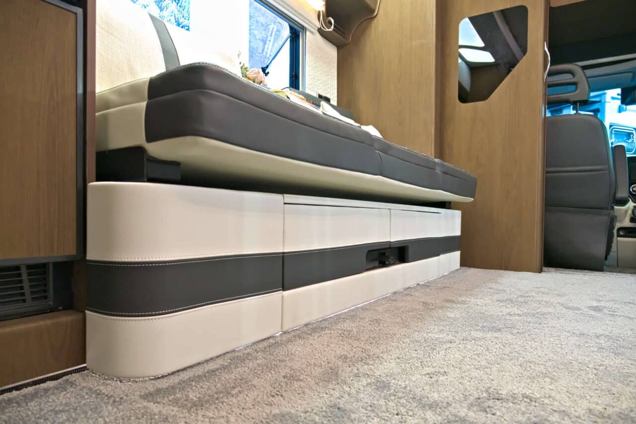 Deddle RV Carbonic Liner 78 - Sofa with drawer Caravan Salon 2024