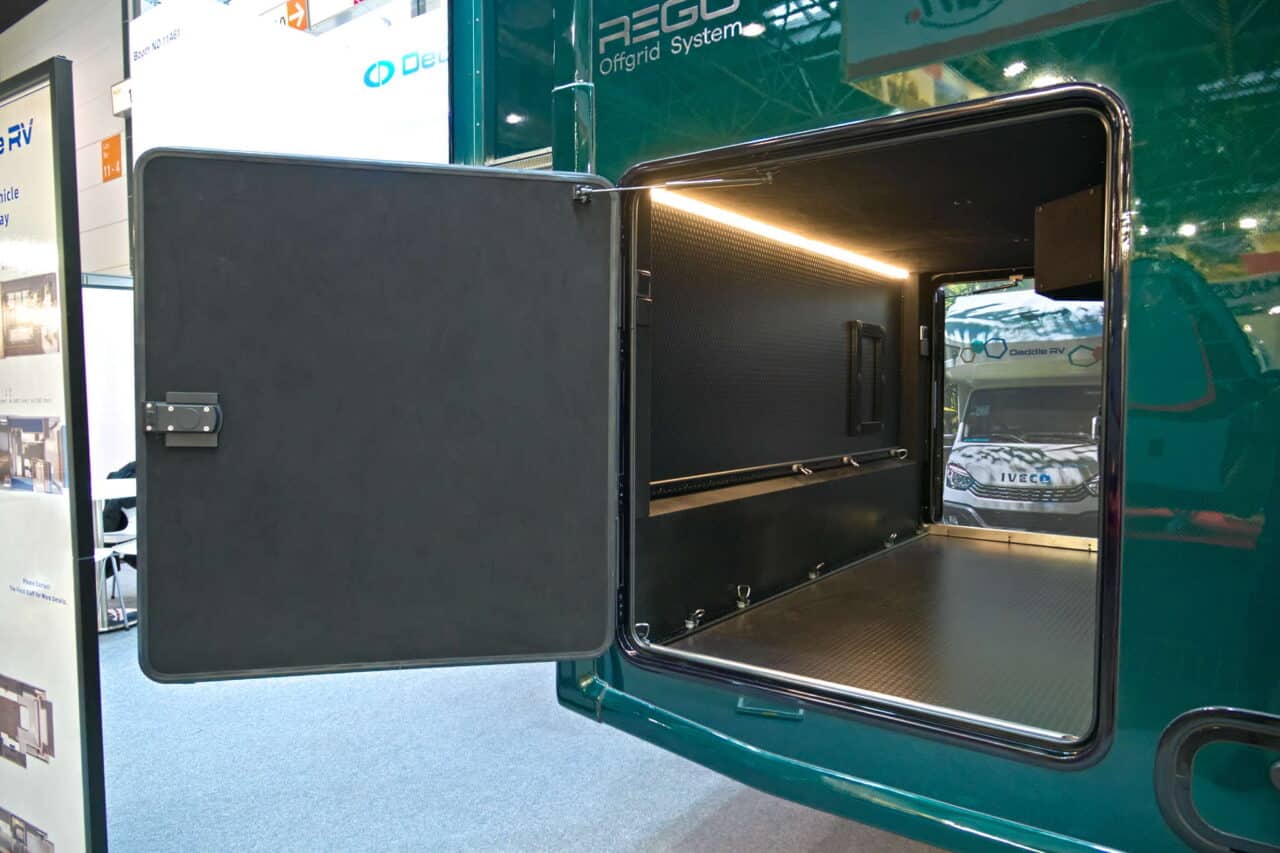 Deddle RV Carbonic Liner 78 - Rear garage Caravan Salon 2024