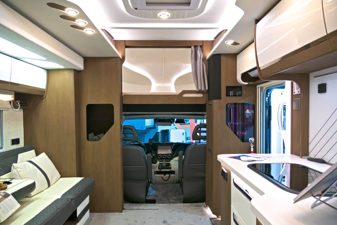 Deddle RV Carbonic Liner 78 - Driver's cabin Caravan Salon 2024