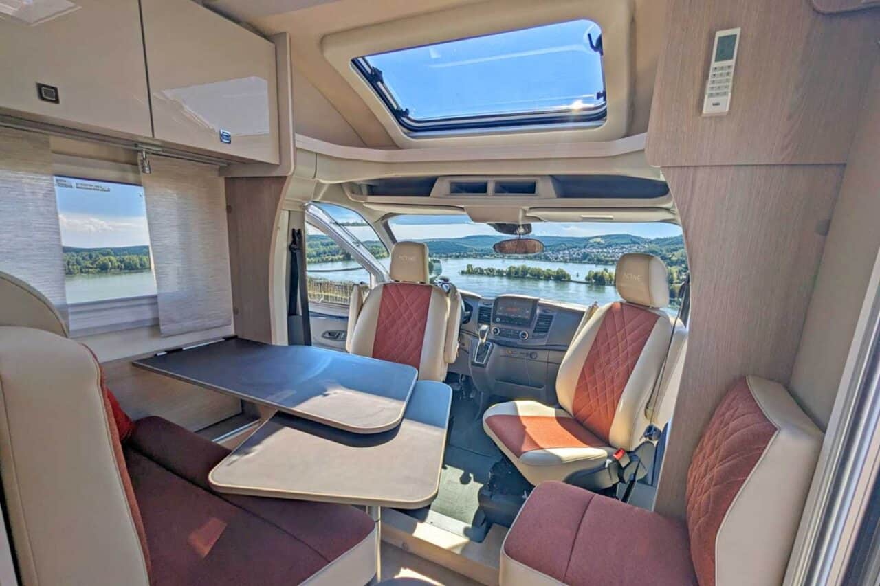 Bürstner Lineo T 690 panoramic window