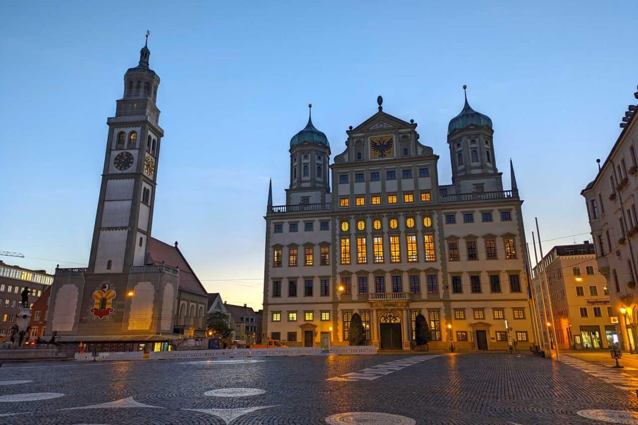 Camping in Augsburg Rathaus-Perlachturm