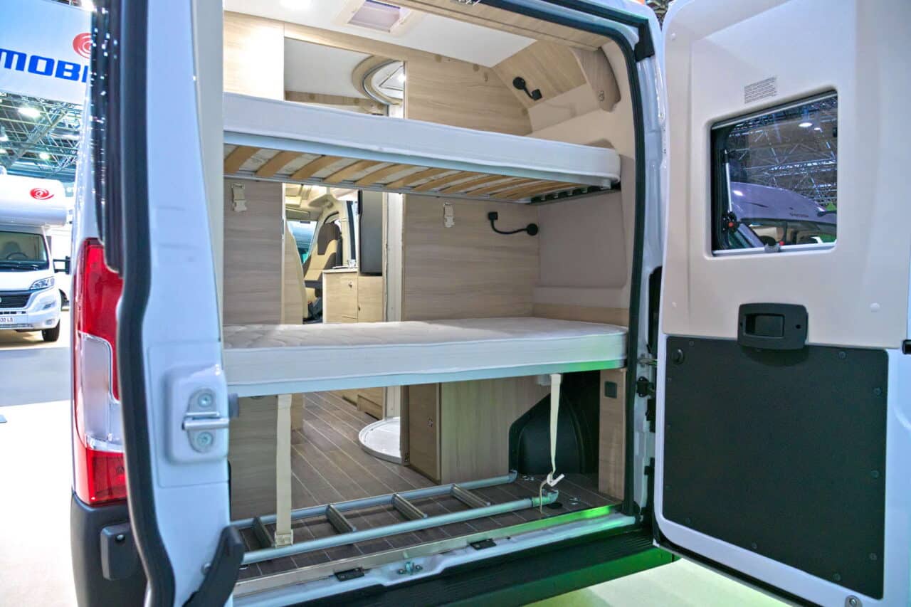 Forster Flip FV 599 VB5 (2025): compact campervan for camping trips with the family 9 forster flip fv 599 etagenbett