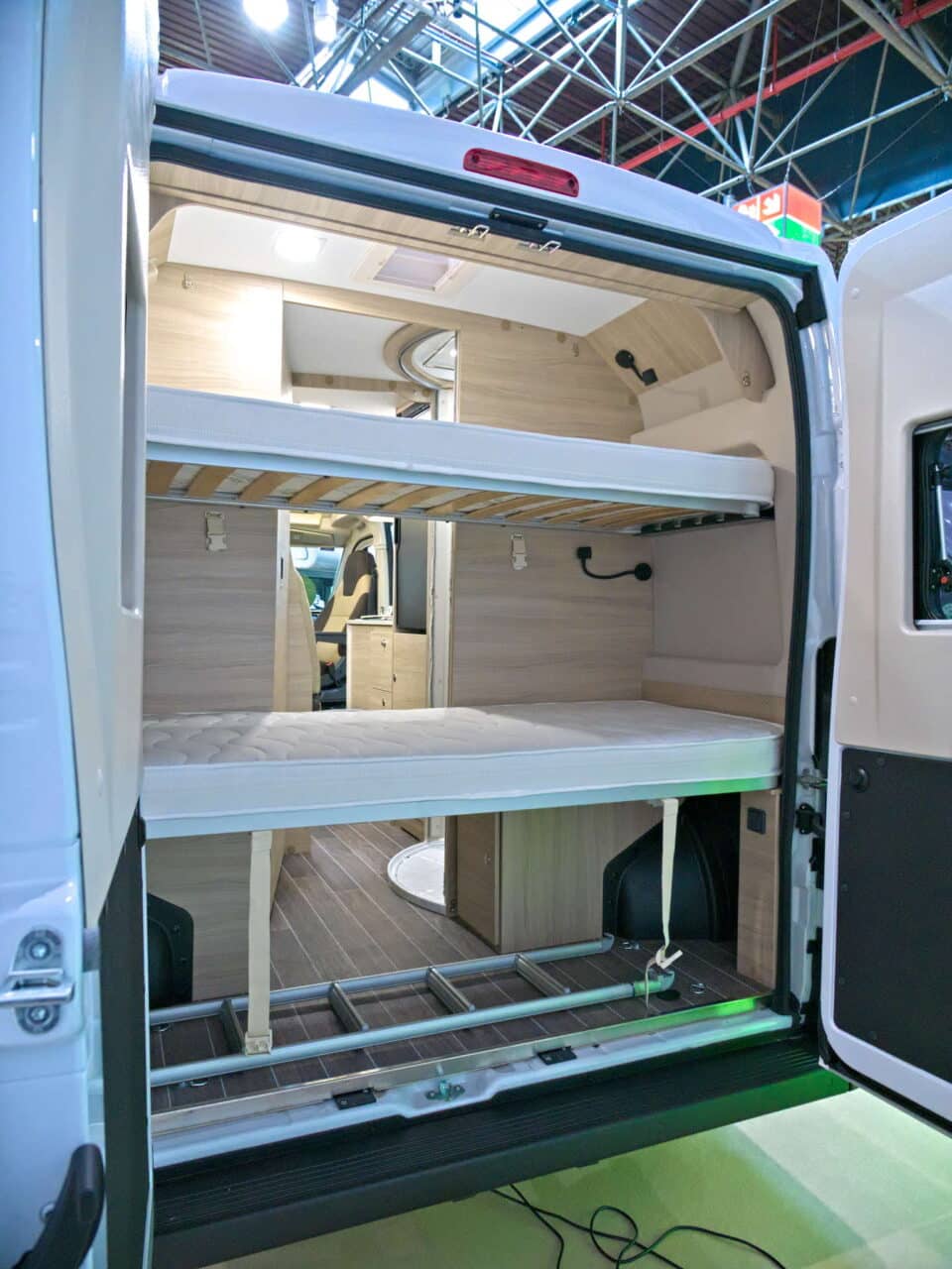 Forster Flip FV 599 VB5 (2025): compact campervan for camping trips with the family 10 forster flip fv 599 etagenbett 3