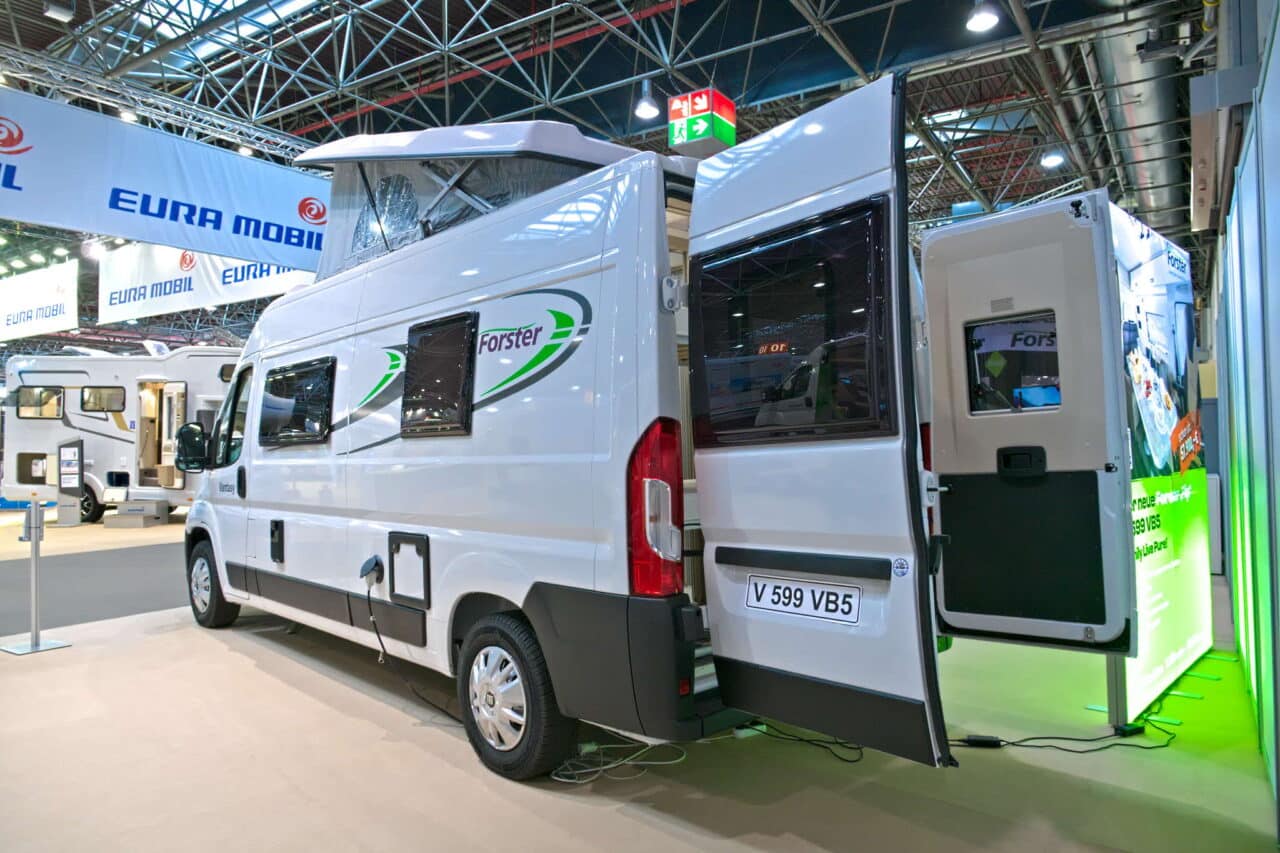 Forster Flip FV 599 VB5 (2025): compact campervan for camping trips with the family 22 forster flip fv 599 heckj