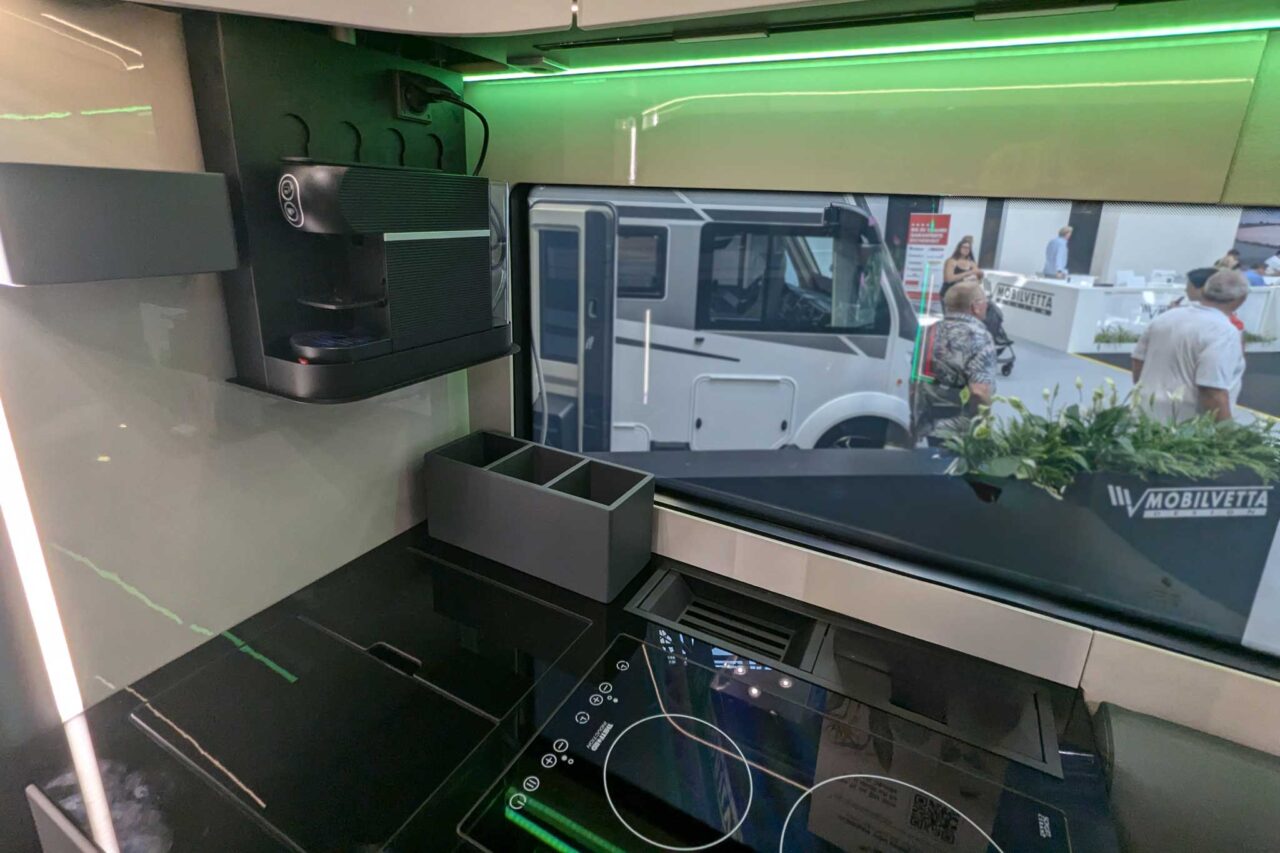 Mobilvetta Fluideen kitchen study Caravan Salon 2024