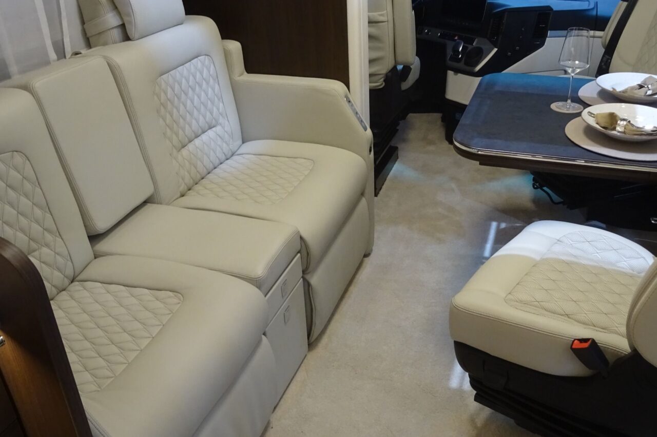 morelo grand empire 26t sofa caravan salon 2024 c katja scholz