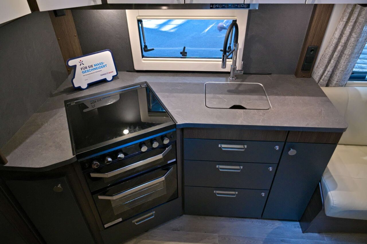 polar blackline 680 qa caravan salon 2024 kueche