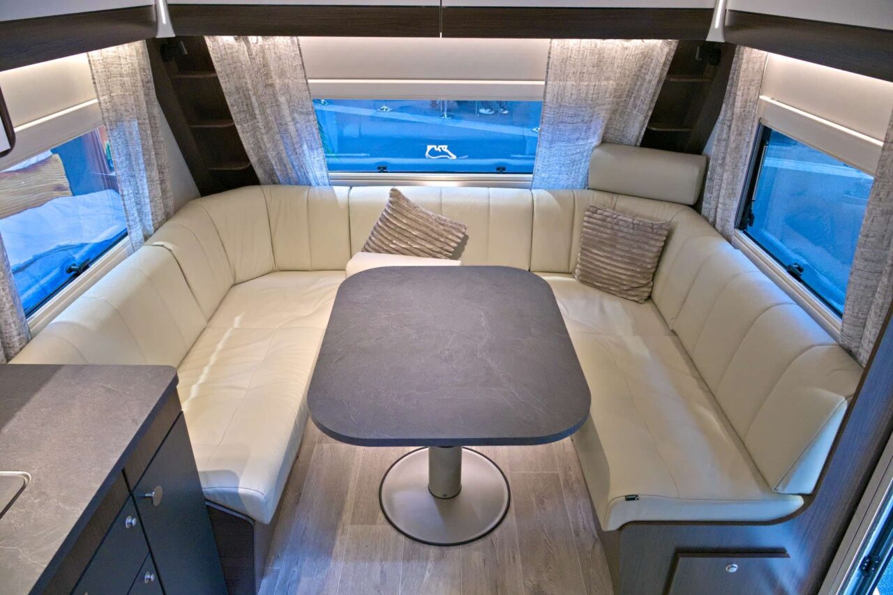 polar blackline 680 qa caravan salon 2024 sitzgruppe