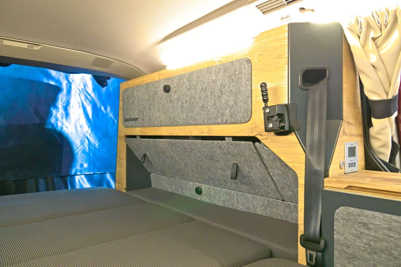 spacecamper unten regale